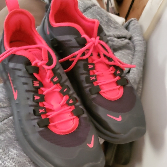Nike Shoes - Nike shoes